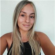 Estudiante de magisterio imparte clases de matemáticas de primaria y secundaria